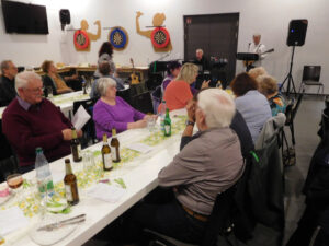 Gäste der Partnergemeinde Argenbühl in Radeburg 04/2024 - Führung und Abschlussfest im Mehrzweckgebäude des TSV 1862