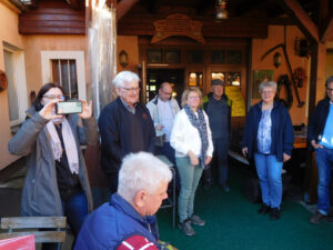 Gäste der Partnergemeinde Argenbühl in Radeburg 04/2024 - Verabschiedung am Hotel
