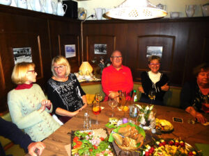 Gäste der Partnergemeinde Argenbühl in Radeburg 04/2024 - Abendessen im Deutschen Haus