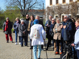 Gäste der Stadt Edenkoben in Radeburg 04/2023 - Stadtrundgang Moritzburg